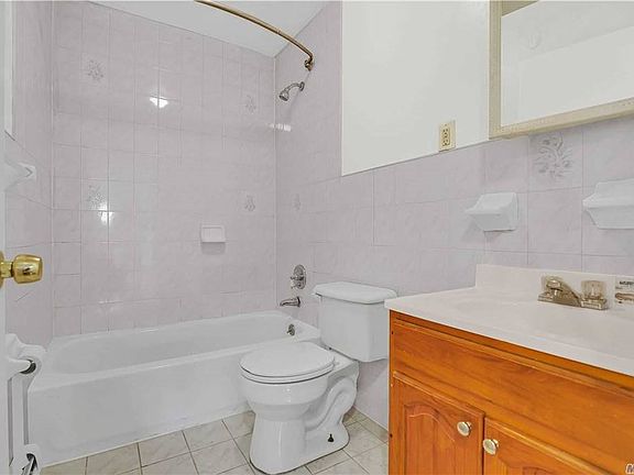 5th image of 13503 223rd St