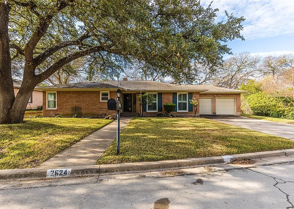 2624 Lake Oaks Rd