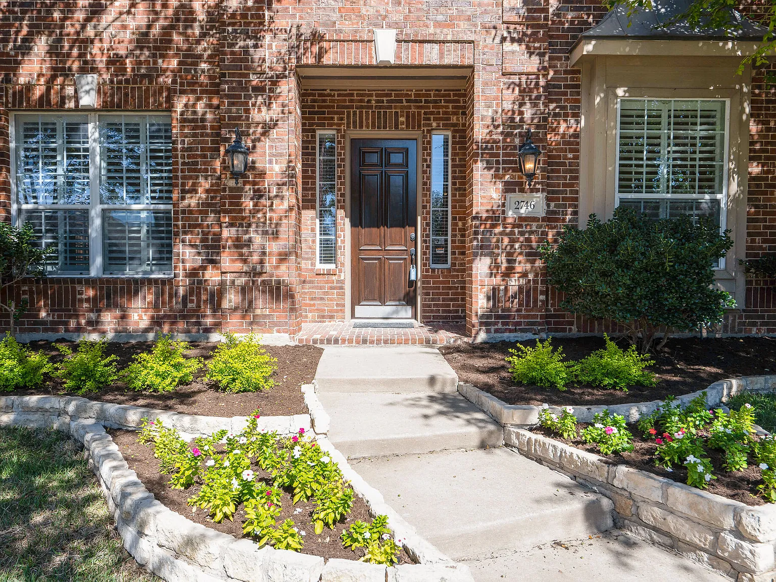 4 bed, 4126 sqft, $3,888 — Photo 2