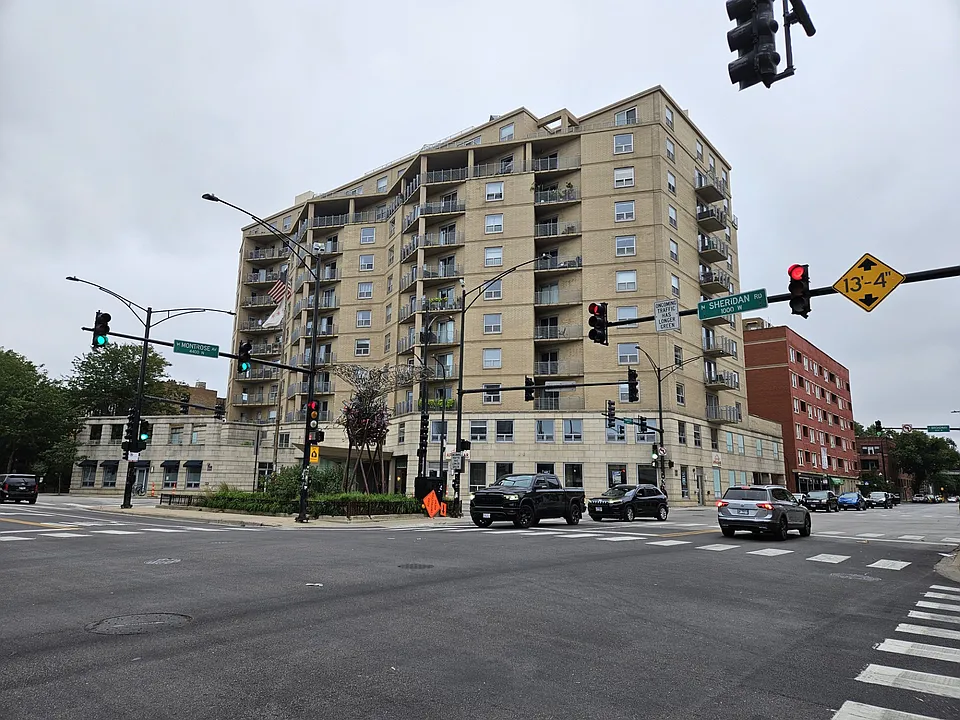 4350 N Broadway Ave #507