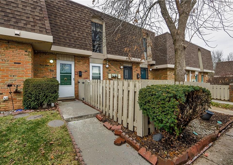 1st image of 7439 Country Brook Dr