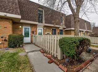7439 Country Brook Dr, Indianapolis, IN 46260