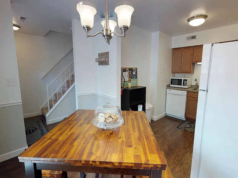 Two Bedroom Townhome Dining/Kitchen/Foyer