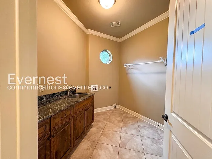 6587 Westminster — Photo 21