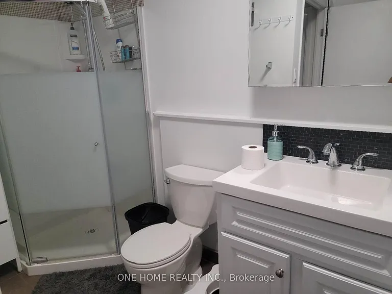 405 Dundas St W #301 — Photo 11