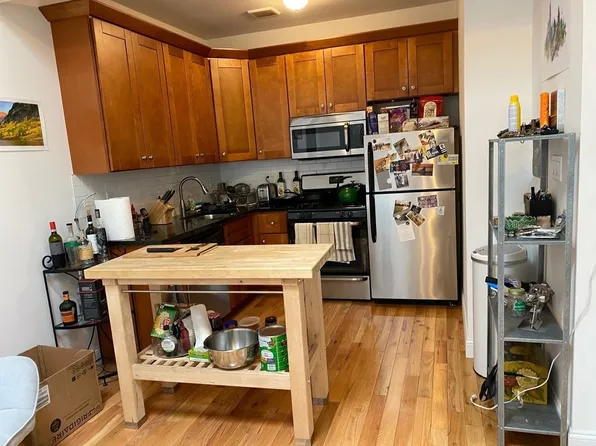 196 Nassau Ave APT 3R, Brooklyn, NY 11222