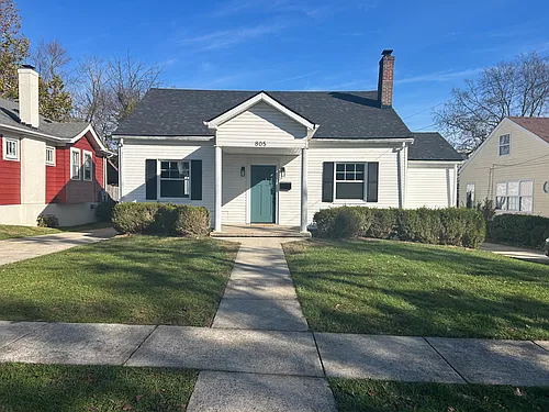 805 Sunset Dr Photo 1