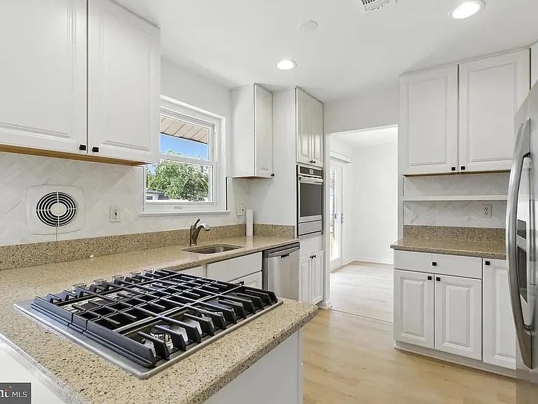 6407 Kirby Rd — Photo 9