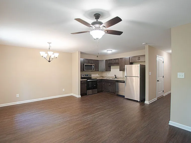 222 Smithson Ln — Photo 5