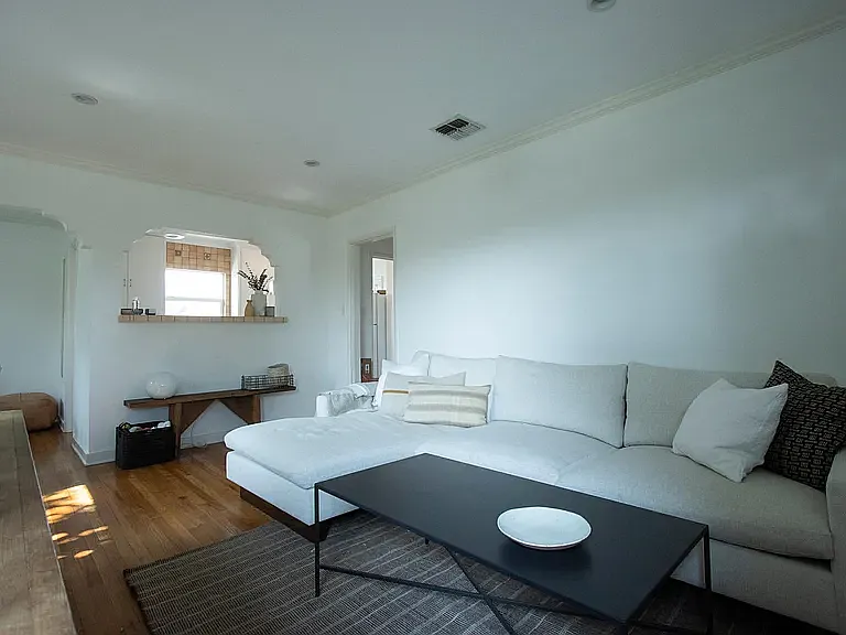 3259 La Clede Ave #3261-1/2 — Photo 5