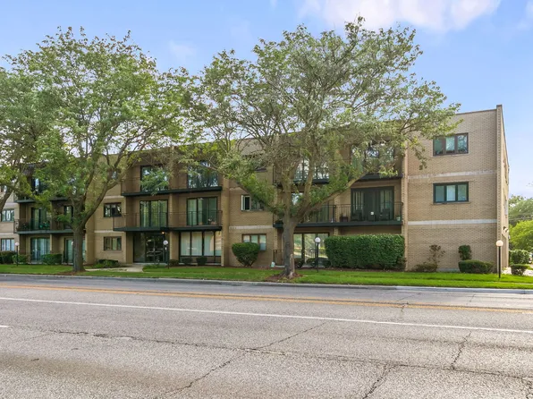 10002 S Pulaski Rd APT 210, Oak Lawn, IL 60453