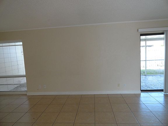3rd image of 4153 Wilmette Pl