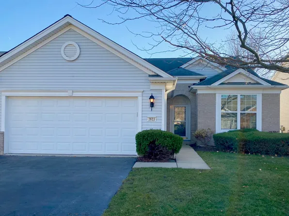 2623 Venetian Ln, Elgin, IL 60124