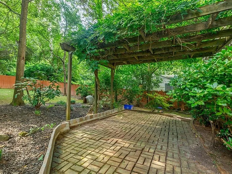 1148 Forrest Blvd — Photo 33