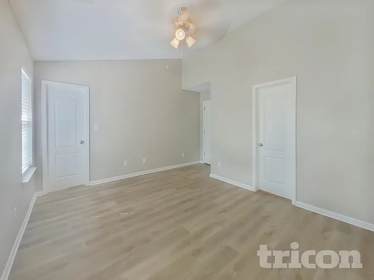 929 Corvus Ct — Photo 6