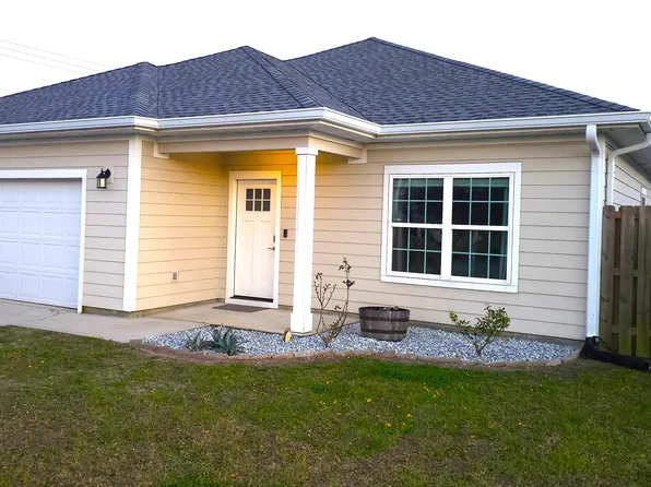 6714 Fox Lake Dr, Panama City, FL 32404