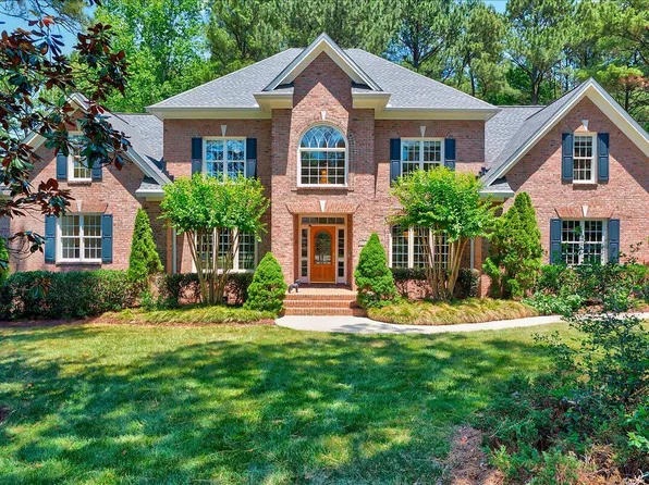 8505 Davishire Dr, Raleigh, NC 27615