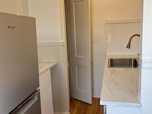 3rd image of 4902 Itaska St APT 14