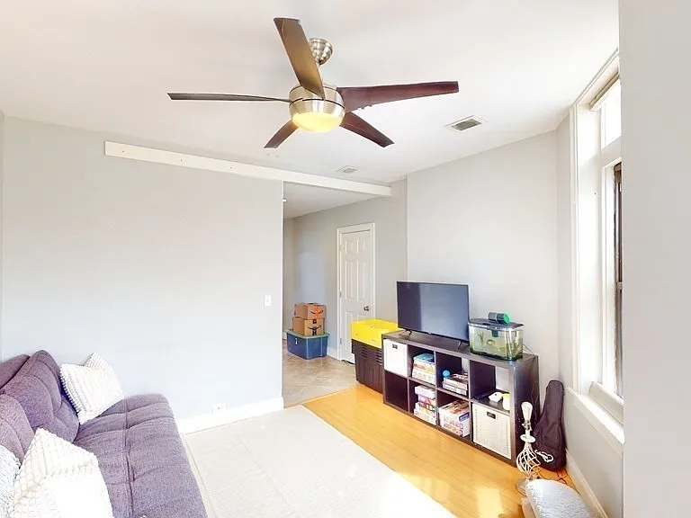 394 Riverway #1 — Photo 2