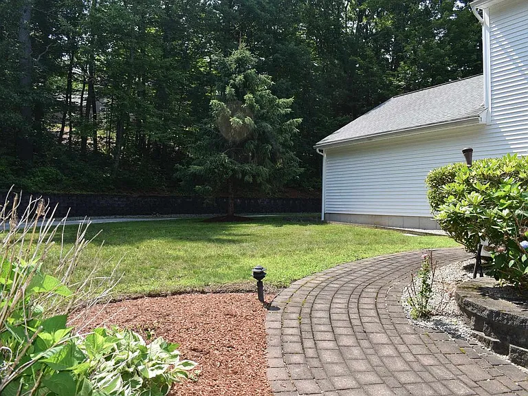 51 Westview Rd — Photo 25
