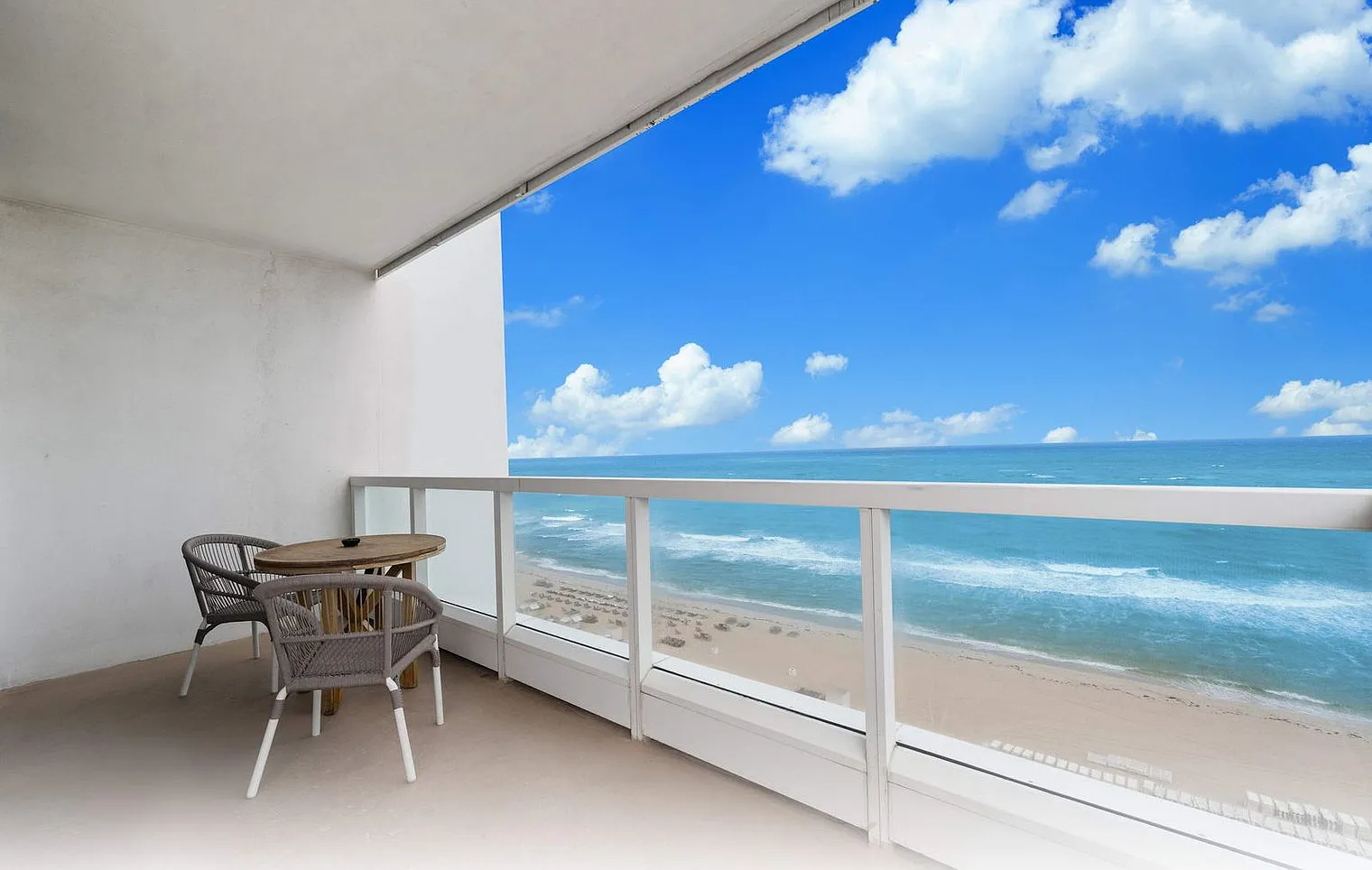 1 bed, 1.0 bath, 764 sqft, $14,467 — Photo 3
