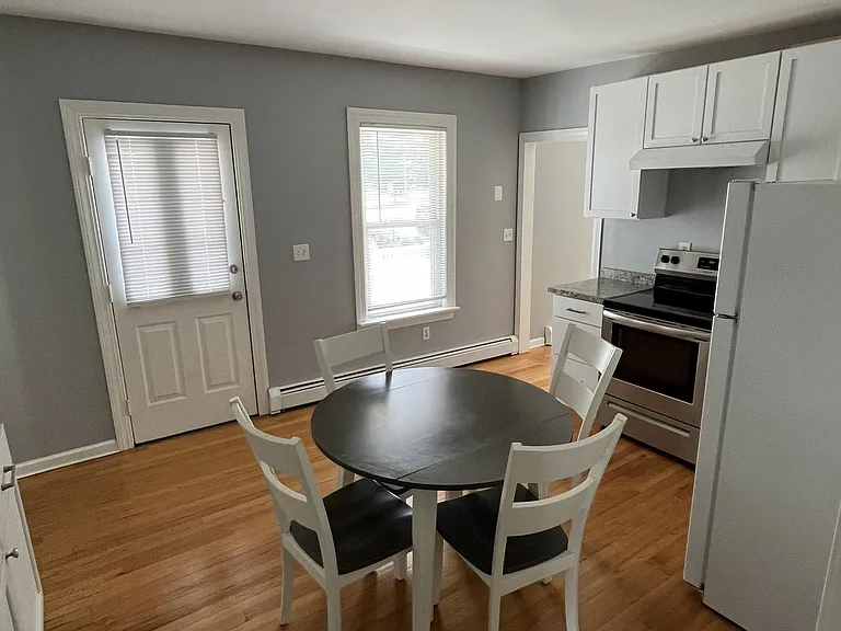 129 N Elm St #1 — Photo 5