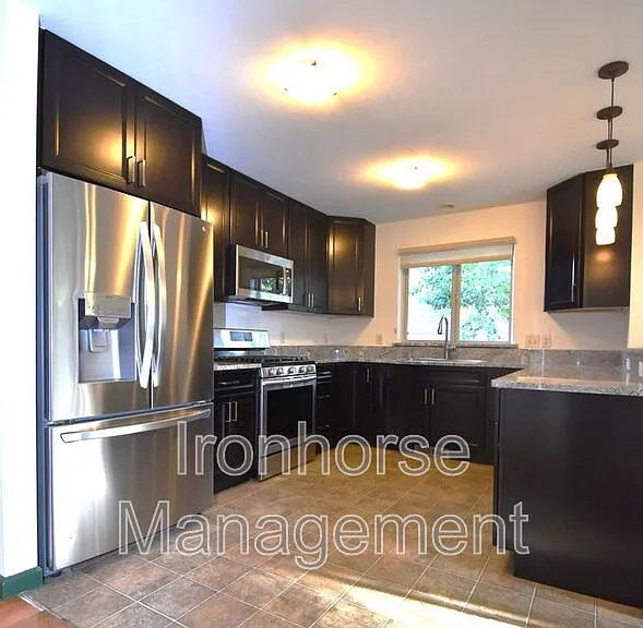 502 Sanders Ave — Photo 9