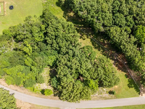 Oak Grove Rd, Savannah, TN 38372
