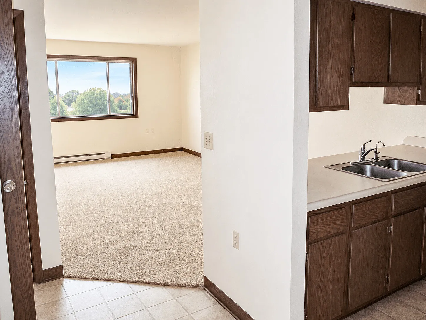 Oakwood Apartments — Photo 2