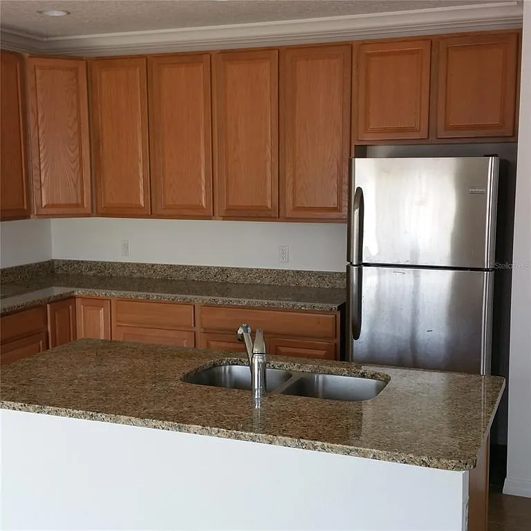 3 bed, 2.0 bath, 1430 sqft, $1,750 — Photo 2