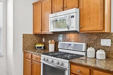 114 Barnhill Dr #114 — Photo 7