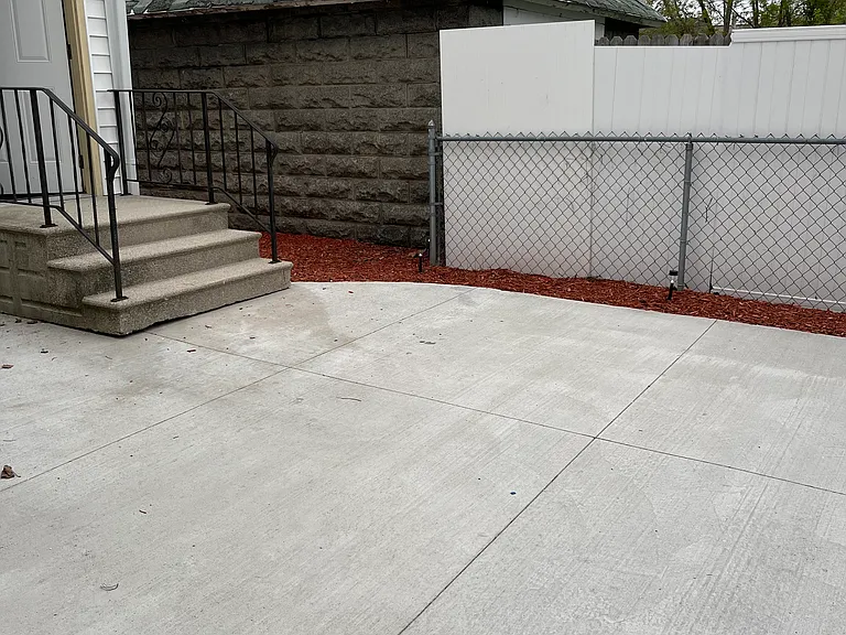 605 E Jane St — Photo 21