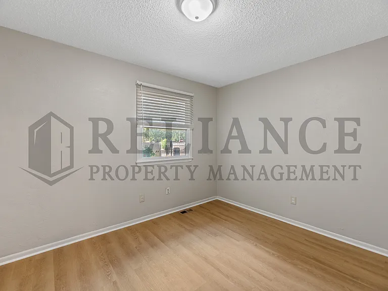 10919 W Nantucket St — Photo 10