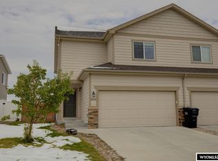 6866 Umpqua River Rd, Casper, WY 82604