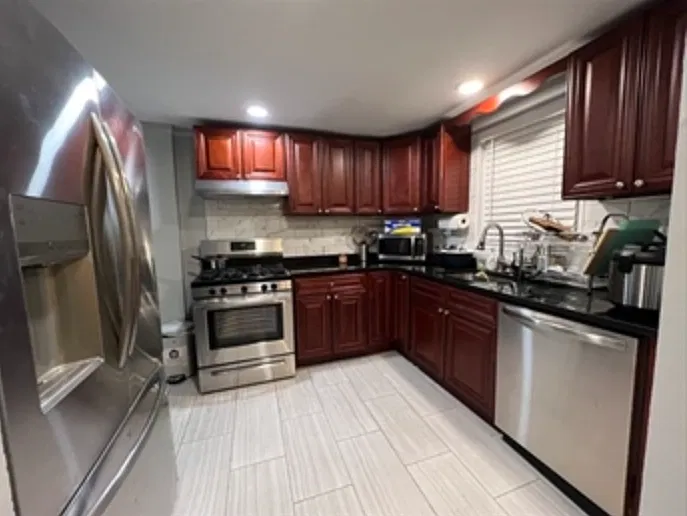 1 bed, 150 sqft, $1,000 — Photo 4