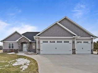 W5095 Natures Way Dr, Sherwood, WI 54169