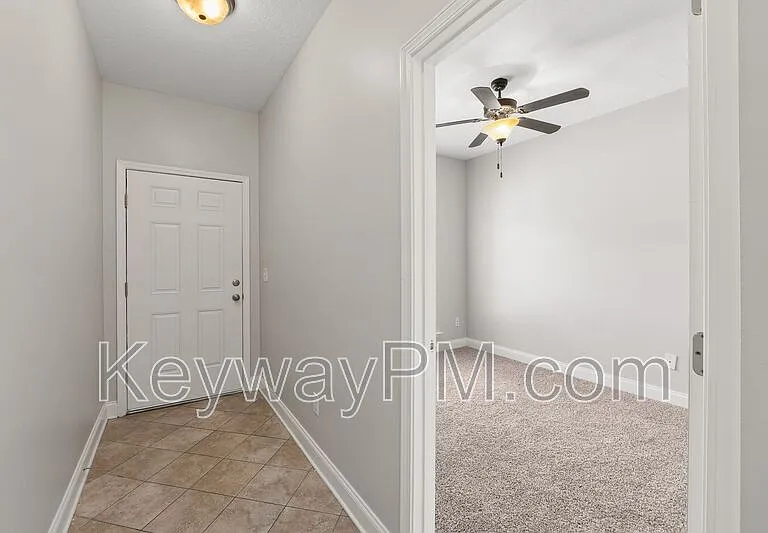 366 Bowen Fls — Photo 3