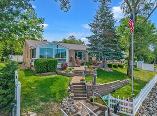 809 N River Dr, Port Byron, IL 61275