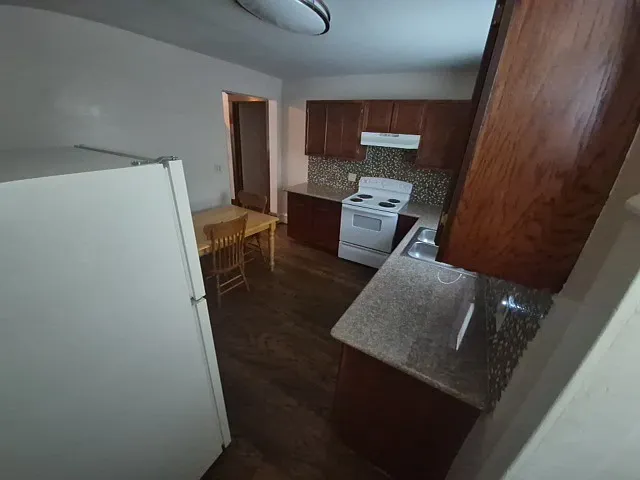 3300 Gillham Rd — Photo 14