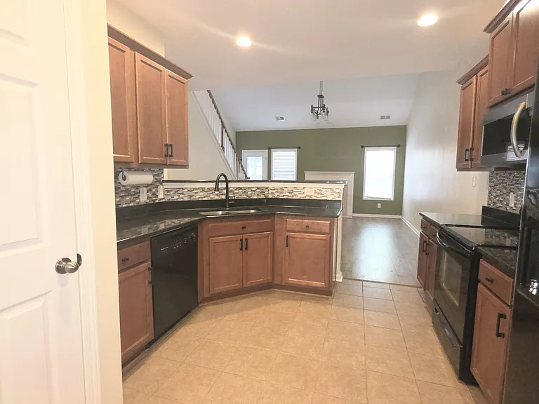 113 Macalester Dr — Photo 10