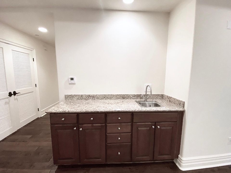 1st image of 4510 Murietta Ave #Penthouse 7