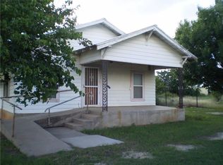 1317 W 3rd St, Baird, TX 79504