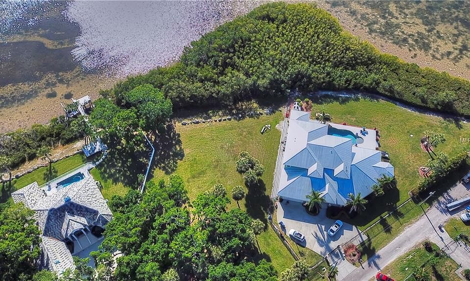 1st image of 8016 Bay Dr