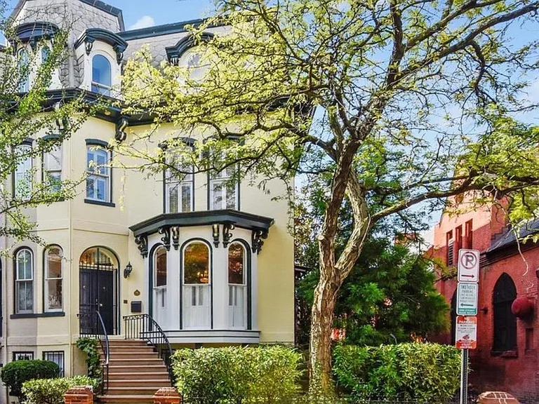 1342 Corcoran St NW #B — Photo 1