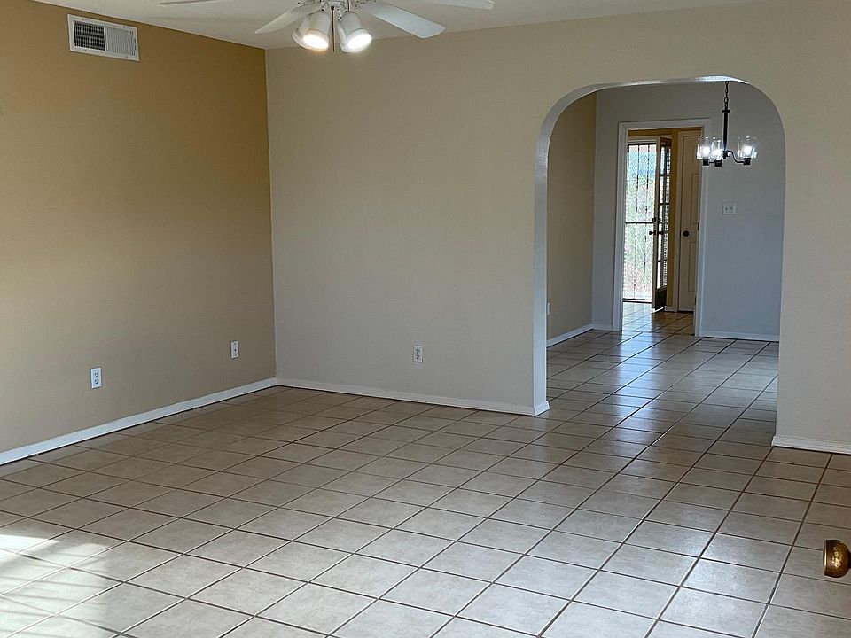 1st image of 146 Silver Shadow Dr