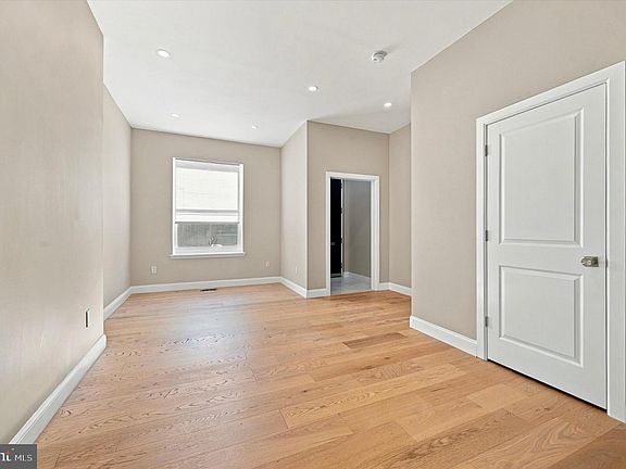 4th image of 1934 N 23rd St