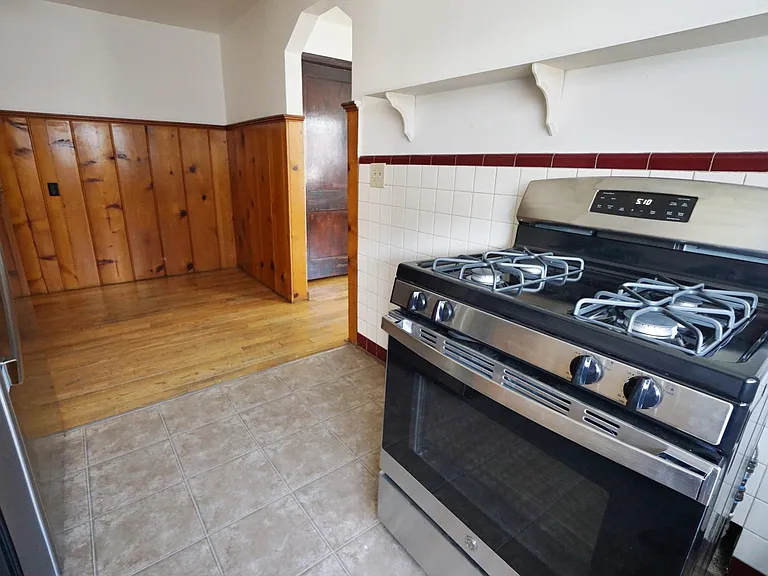 2633 Park Ave #4 — Photo 6