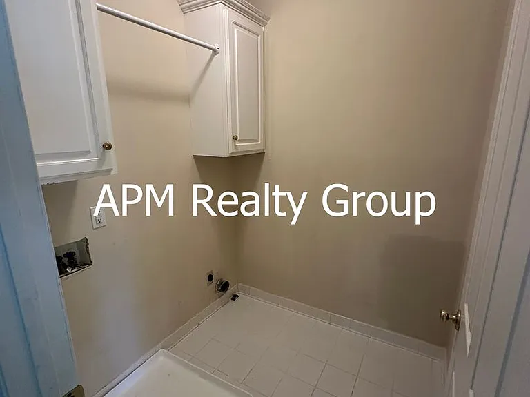 109 Rolling Creek Cir — Photo 10