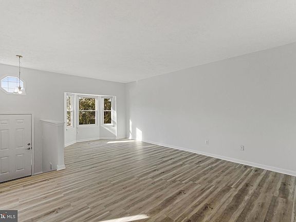3rd image of 811 Flagler Dr