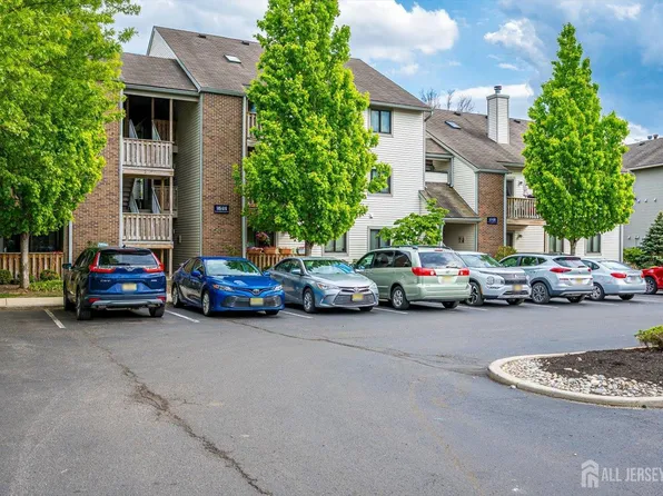 511 Ravens Crest Dr, Plainsboro, NJ 08536